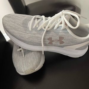Under Armour Sneakers